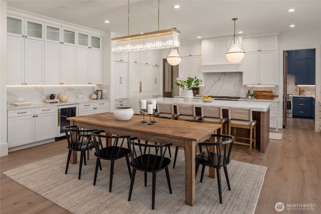 4024 85th Avenue SE, Mercer Island, WA 98040