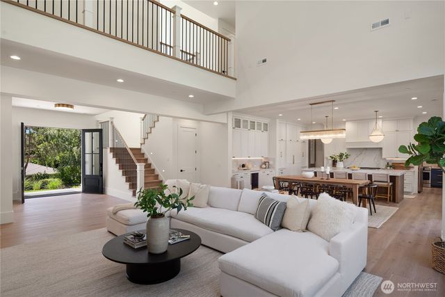 4024 85th Avenue SE, Mercer Island, WA 98040