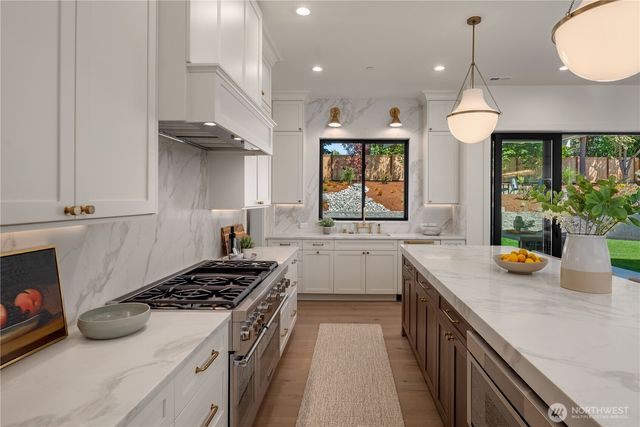 4024 85th Avenue SE, Mercer Island, WA 98040