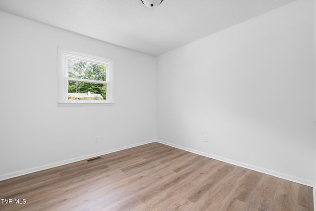1813 Brook Hollow Road, Johnson City, TN 37604