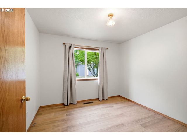 455 Nw MEADOWLARK Ct, Mc Minnville, OR 97128