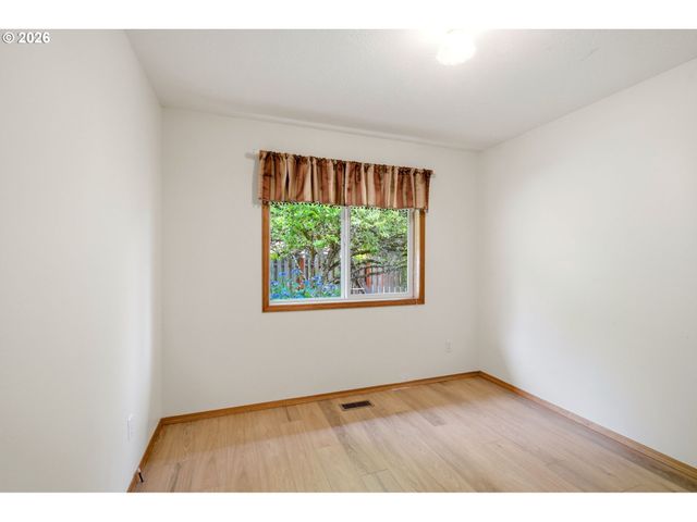 455 Nw MEADOWLARK Ct, Mc Minnville, OR 97128