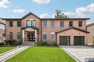 258 McCloud Drive, Fort Lee, NJ 07024
