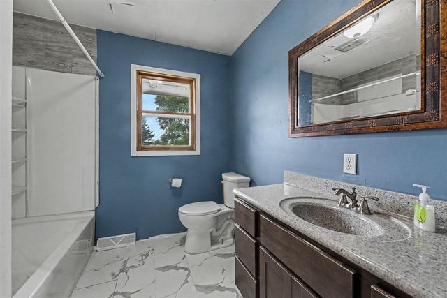 1760 W Carson City Road, Sheridan, MI 48884