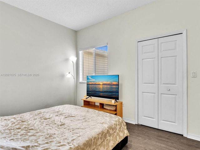 7085 Nova Dr 321, Davie, FL 33317