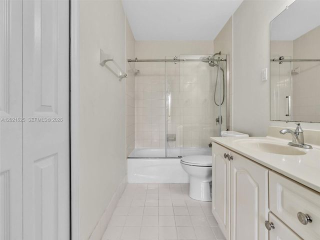7085 Nova Dr 321, Davie, FL 33317