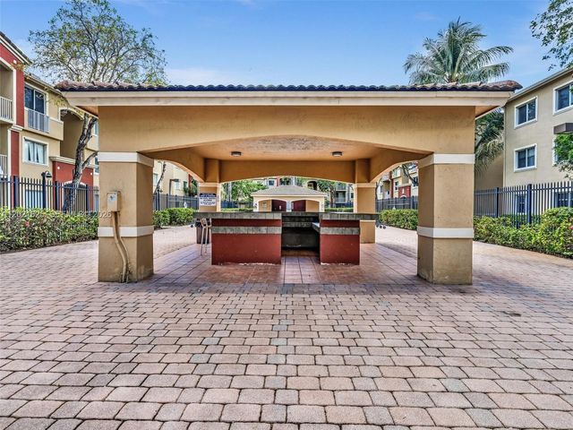 7085 Nova Dr 321, Davie, FL 33317
