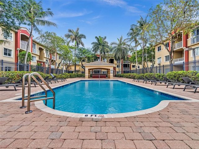 7085 Nova Dr 321, Davie, FL 33317