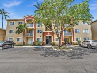 7085 Nova Dr 321, Davie, FL 33317