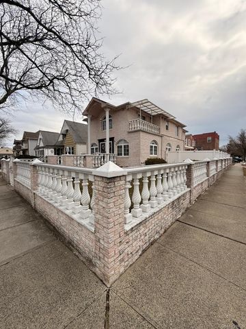 26504 79th Avenue, Floral Park, NY 11004