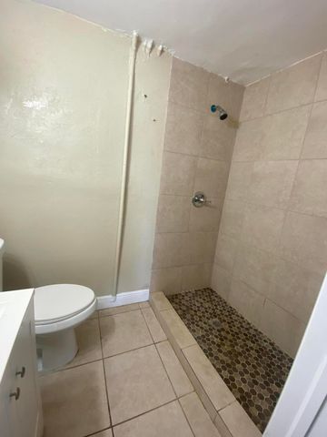 2800 W Sunrise Boulevard 2, Fort Lauderdale, FL 33311