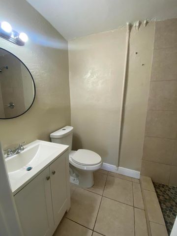 2800 W Sunrise Boulevard 2, Fort Lauderdale, FL 33311
