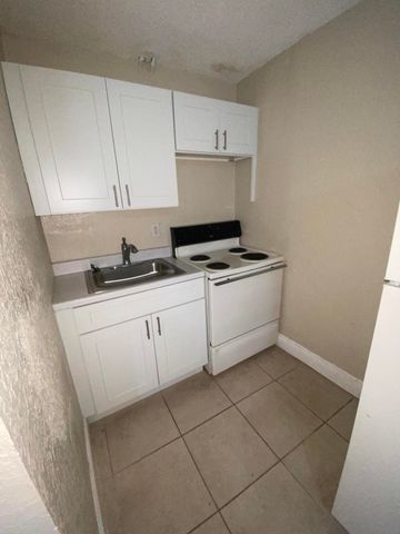 2800 W Sunrise Boulevard 2, Fort Lauderdale, FL 33311