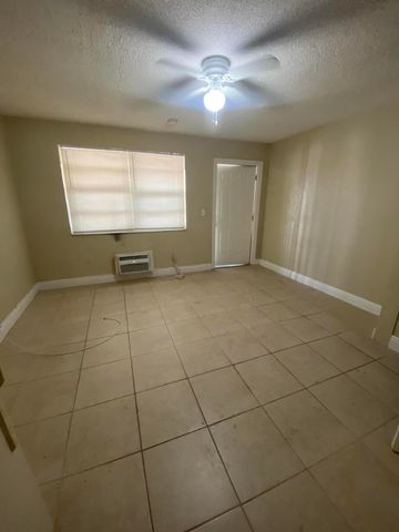 2800 W Sunrise Boulevard 2, Fort Lauderdale, FL 33311