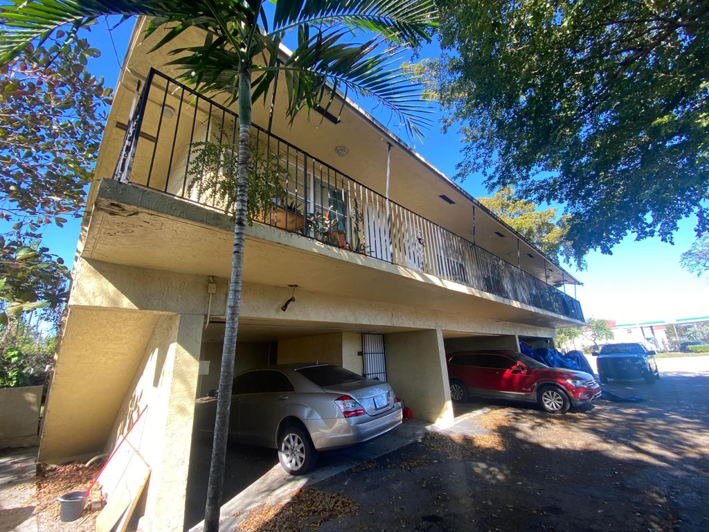 2800 W Sunrise Boulevard 2, Fort Lauderdale, FL 33311