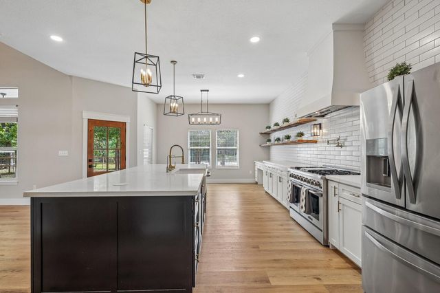 20011 Mahogany Ridge Drive, Magnolia, TX 77355