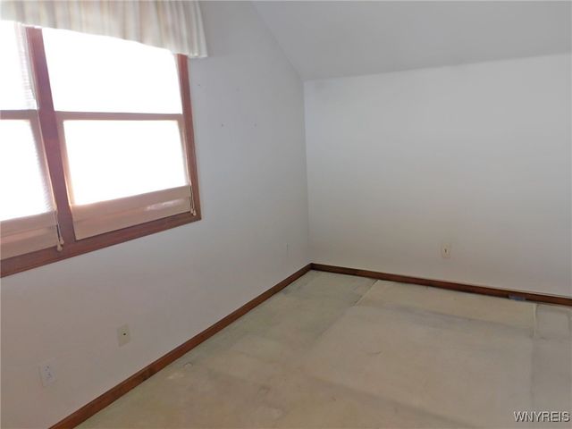 15 Thomas Jefferson Lane, Amherst, NY 14226