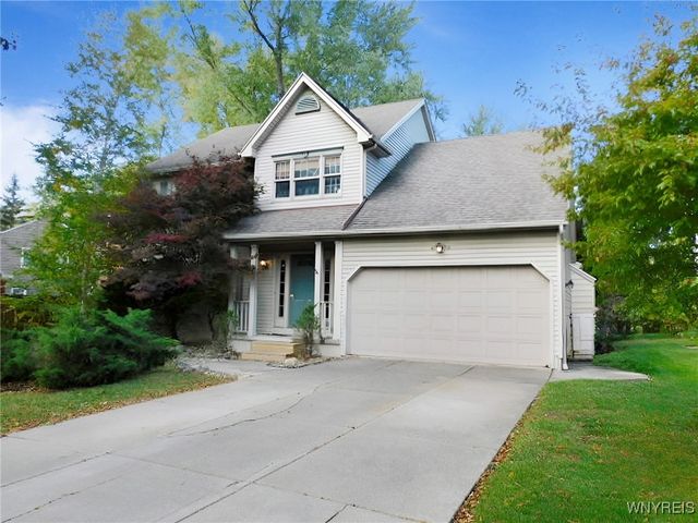 15 Thomas Jefferson Lane, Amherst, NY 14226