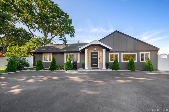7 Tyrconnell Avenue, Massapequa, NY 11762
