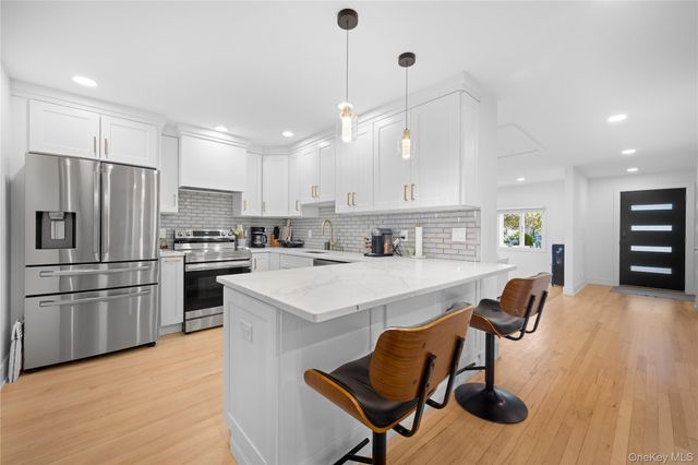 7 Tyrconnell Avenue, Massapequa, NY 11762