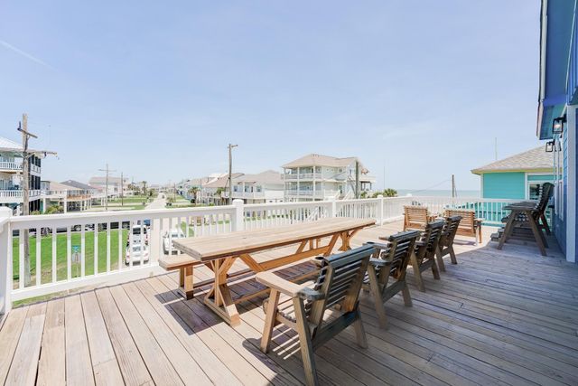 847 Beaumont Drive, Port Bolivar, TX 77650