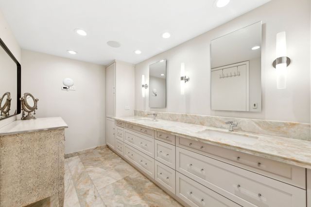 180 E Pearson Street 7203, Chicago, IL 60611