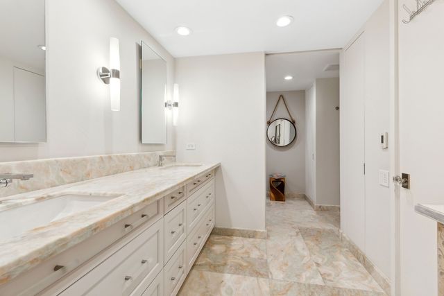 180 E Pearson Street 7203, Chicago, IL 60611