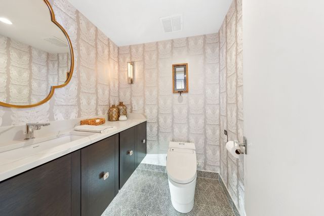 180 E Pearson Street 7203, Chicago, IL 60611