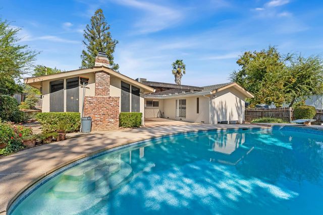 2526 Los Feliz Way, Carmichael, CA 95608