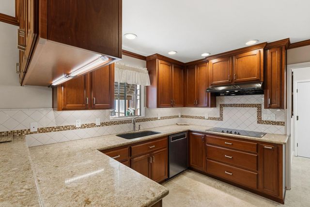 2526 Los Feliz Way, Carmichael, CA 95608