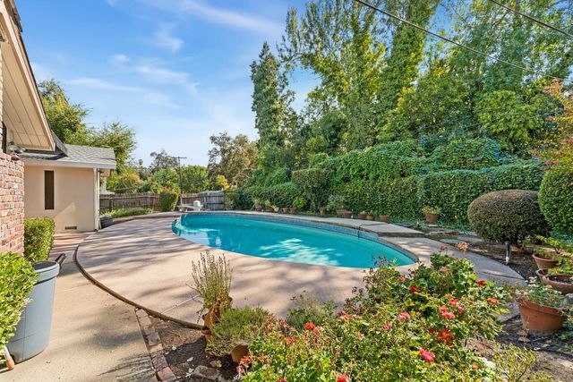 2526 Los Feliz Way, Carmichael, CA 95608