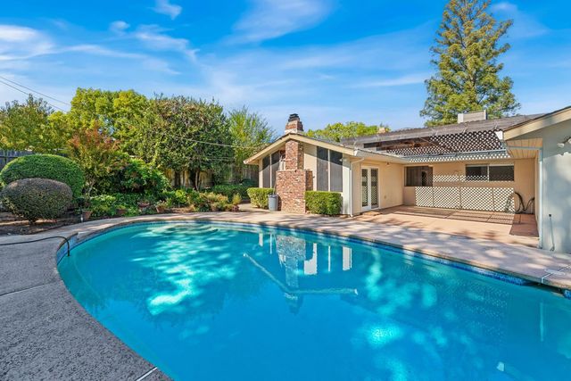 2526 Los Feliz Way, Carmichael, CA 95608