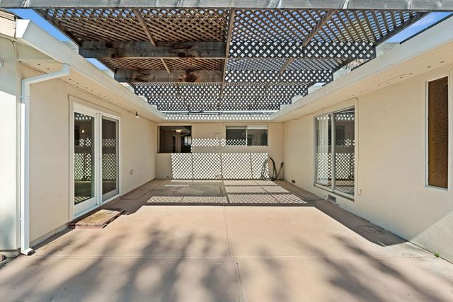 2526 Los Feliz Way, Carmichael, CA 95608