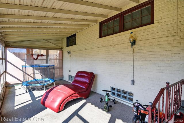 8062 Campbell Street, Taylor, MI 48180