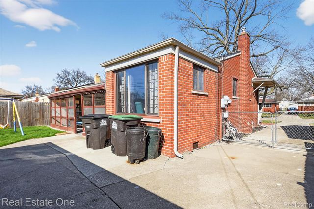 8062 Campbell Street, Taylor, MI 48180