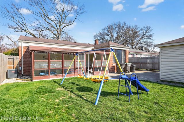8062 Campbell Street, Taylor, MI 48180