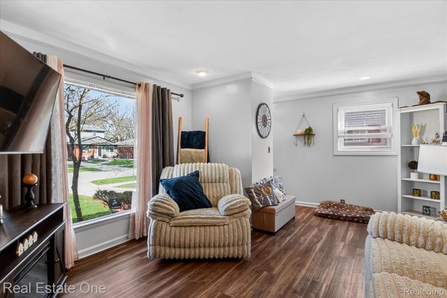 8062 Campbell Street, Taylor, MI 48180