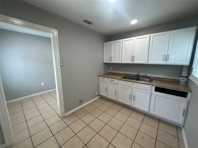 4702 W University Boulevard, Dallas, TX 75209