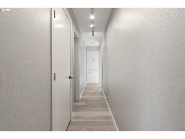 2409 32ND Ave, Salem, OR 97301