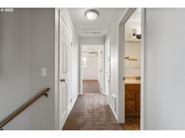 2409 32ND Ave, Salem, OR 97301