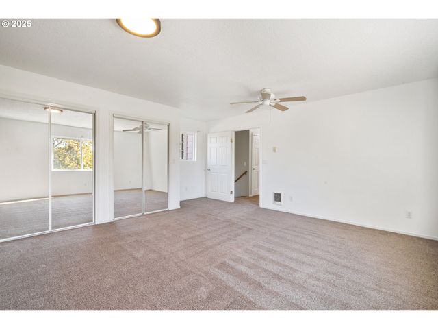 2409 32ND Ave, Salem, OR 97301