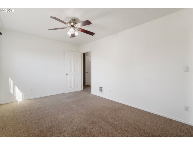 2409 32ND Ave, Salem, OR 97301