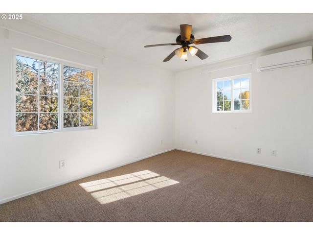 2409 32ND Ave, Salem, OR 97301