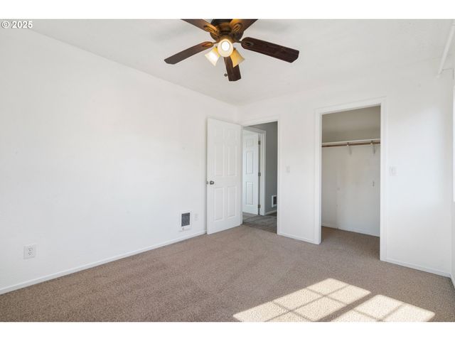 2409 32ND Ave, Salem, OR 97301