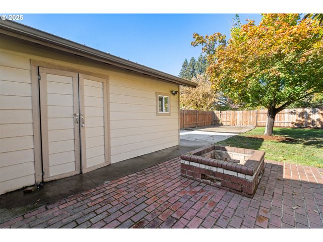 2409 32ND Ave, Salem, OR 97301