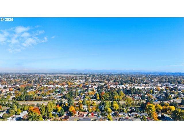 2409 32ND Ave, Salem, OR 97301