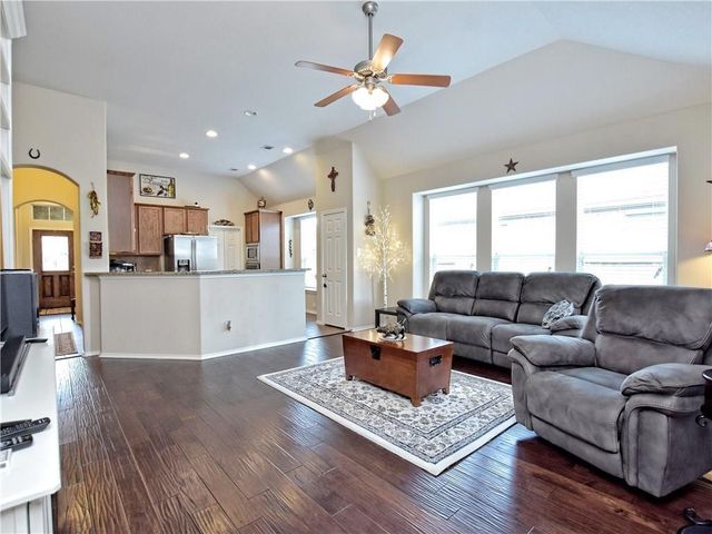 13528 Green Lodge CT, Manor, TX 78653