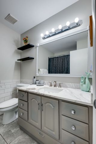 625 Netherlands Dr, Hermitage, TN 37076