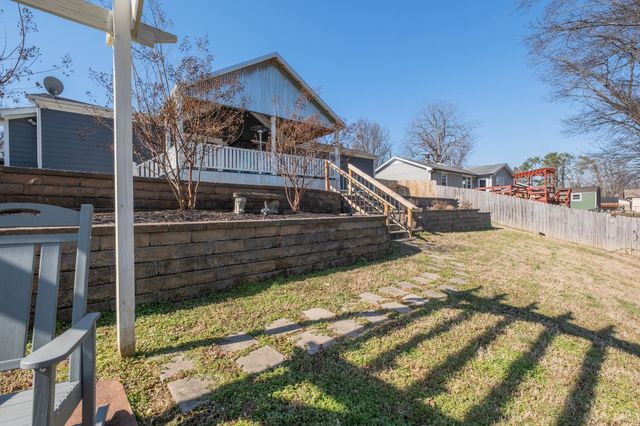 625 Netherlands Dr, Hermitage, TN 37076