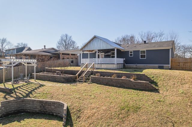 625 Netherlands Dr, Hermitage, TN 37076